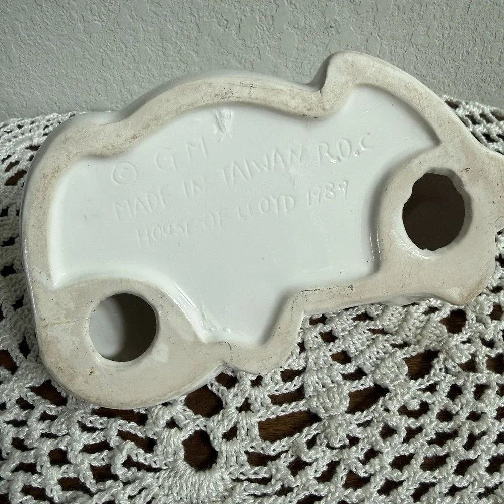 1989 House of Lloyd Ceramic Cat White with Blue Flowers Sleeping Kitty Figurine